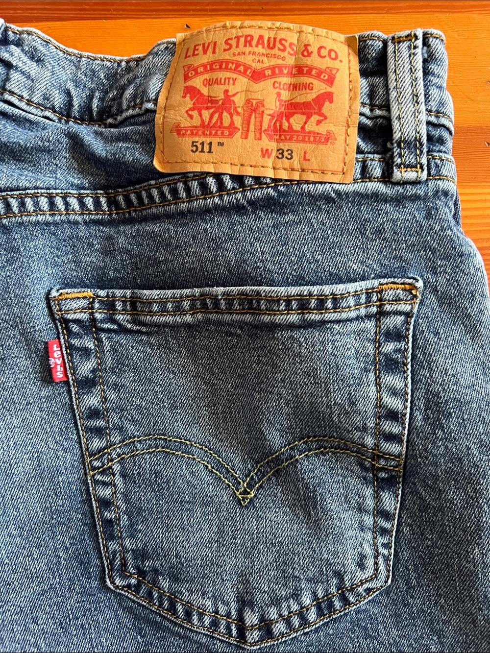 💙 Levi's Frayed Hem Denim Shorts - Light Blue Wash size 33 fits medium or large